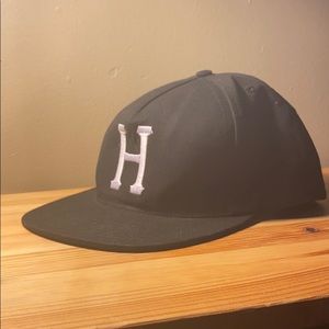 Huf Classic H Snap Black Cap